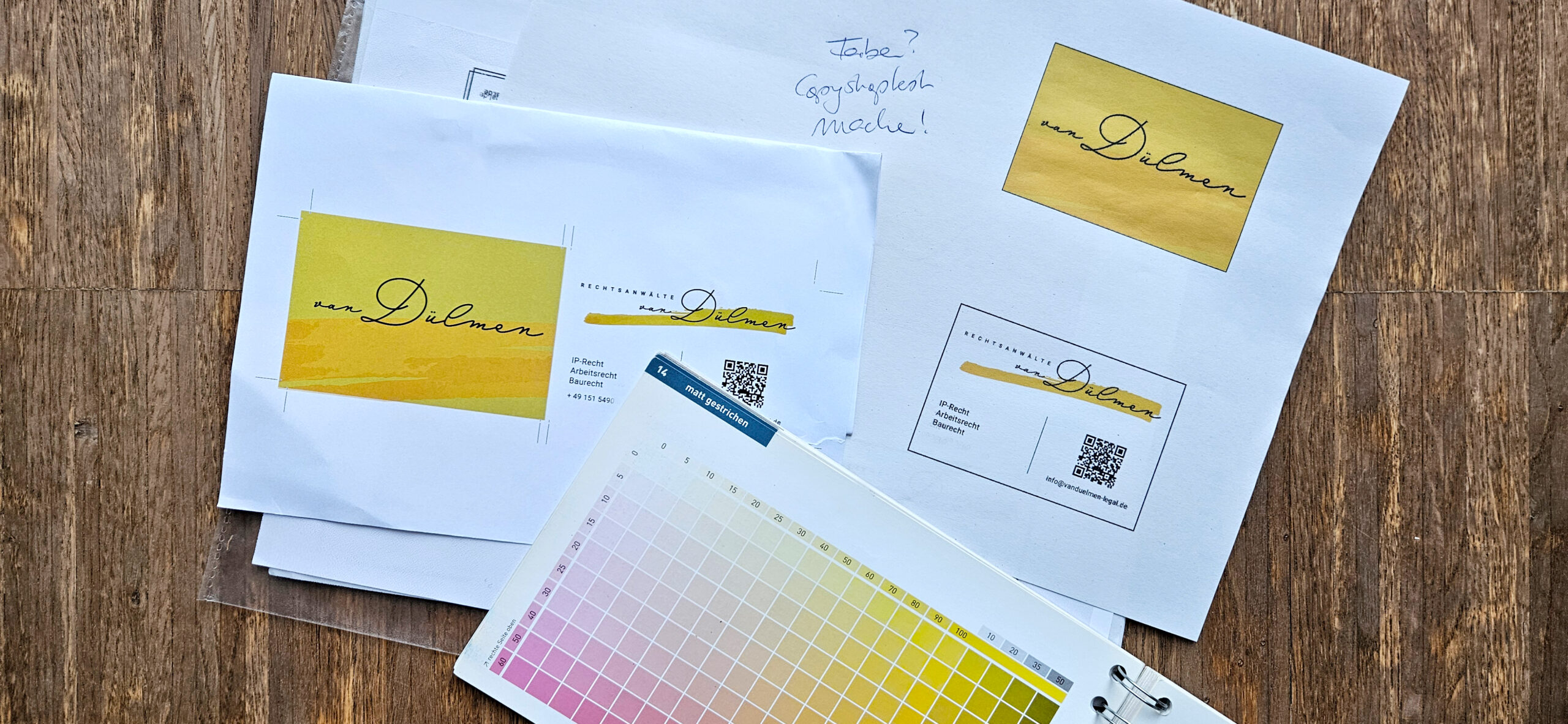 Farben anhand von Farbbüchern definieren